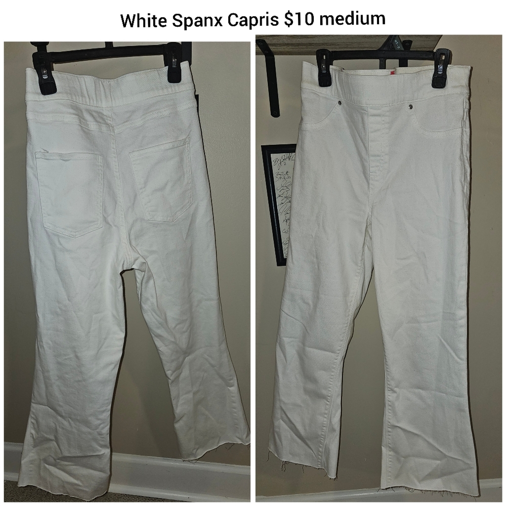 White Spanx Capris - Medium